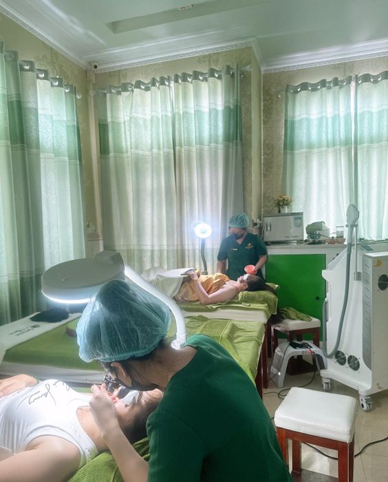 Công nghệ trị liệu hiện đại tại Giau's Clinic & Spa