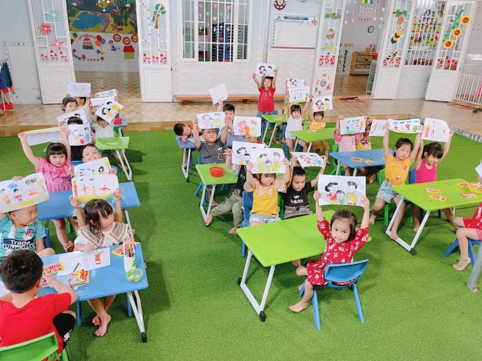 Hình ảnh Mầm Non Bầu Trời Xanh: Không gian học tập tràn ngập niềm vui với các hoạt động sáng tạo, nơi trẻ được thỏa sức khám phá thế giới xung quanh