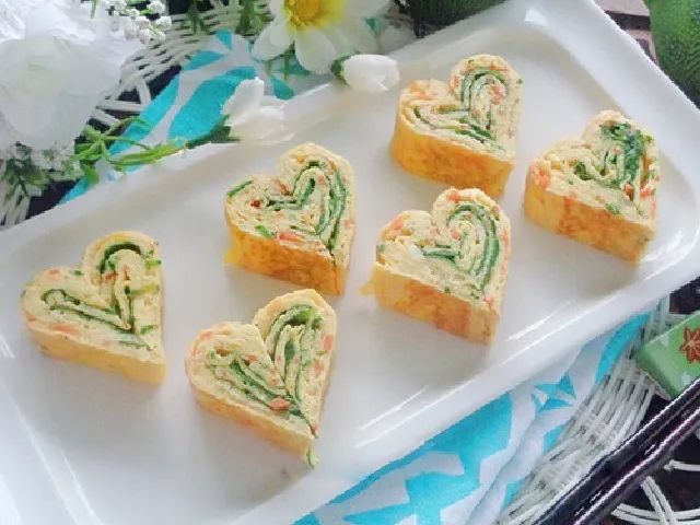 Hình ảnh trứng chiên trái tim vàng ươm
