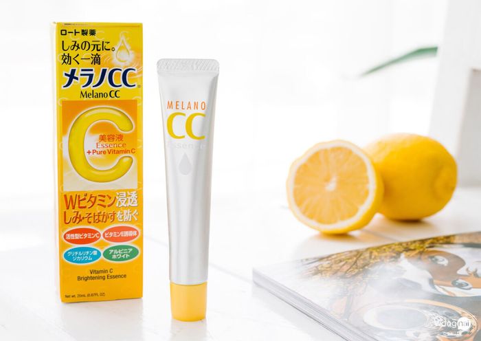 Melano CC Whitening Essence - Sản phẩm best-seller của dòng Melano CC (Ảnh 2)