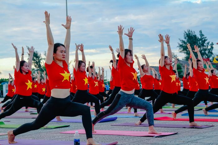 CLB Yoga Sức Sống Mới - Ảnh 2
