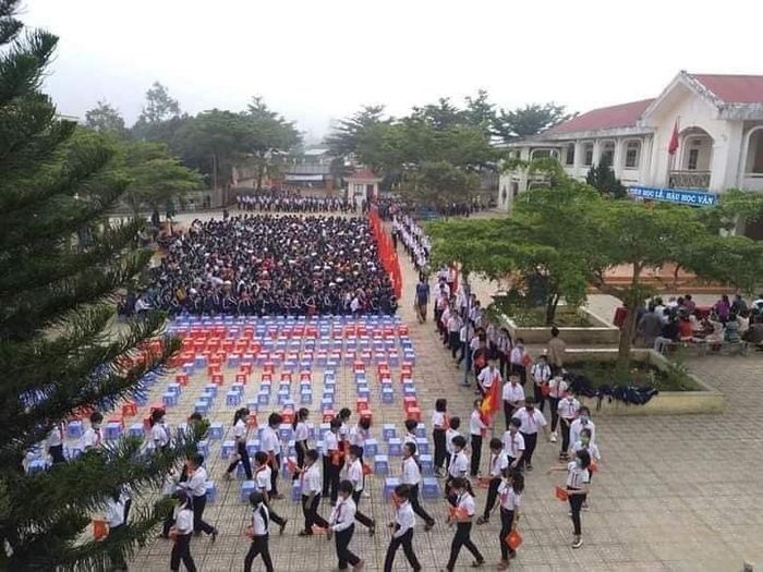 Khuôn viên xanh - sạch - đẹp của THCS Phan Văn Trị