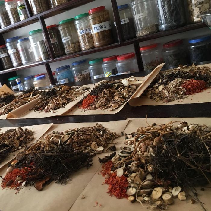 Hình ảnh quy trình bốc thuốc chuẩn Đông y tại Vũ Gia Đường - Ảnh 3