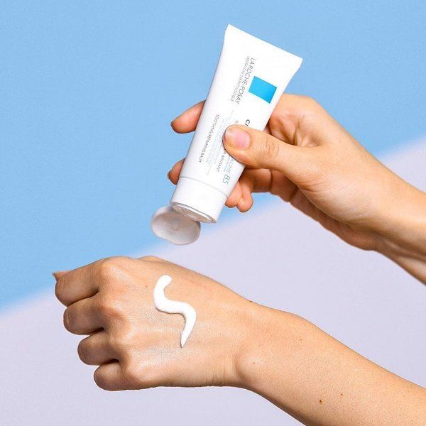 La Roche Posay Cicaplast Baume B5 - Cảm nhận tức thì kết cấu kem gel siêu thẩm thấu, khô thoáng không nhờn rít (Ảnh minh họa)