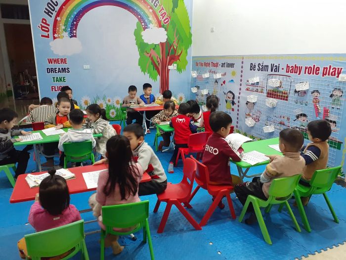 Khoảnh khắc vui học đáng yêu của các bé tại Mầm Non Chim Sơn Ca
