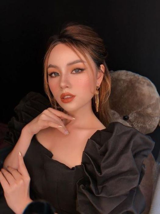 Thư Rosie Makeup Artist - Tác phẩm nghệ thuật đầu tay