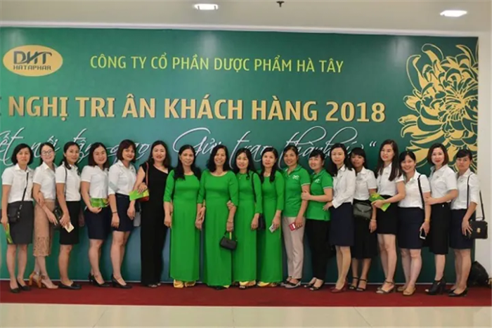 Hình ảnh dây chuyền sản xuất hiện đại của Dược Hà Tây