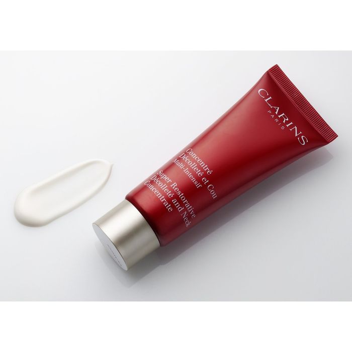 Hình ảnh chính hãng kem dưỡng cổ Clarins Super Restorative - Giải pháp trẻ hóa toàn diện cho phụ nữ trung niên