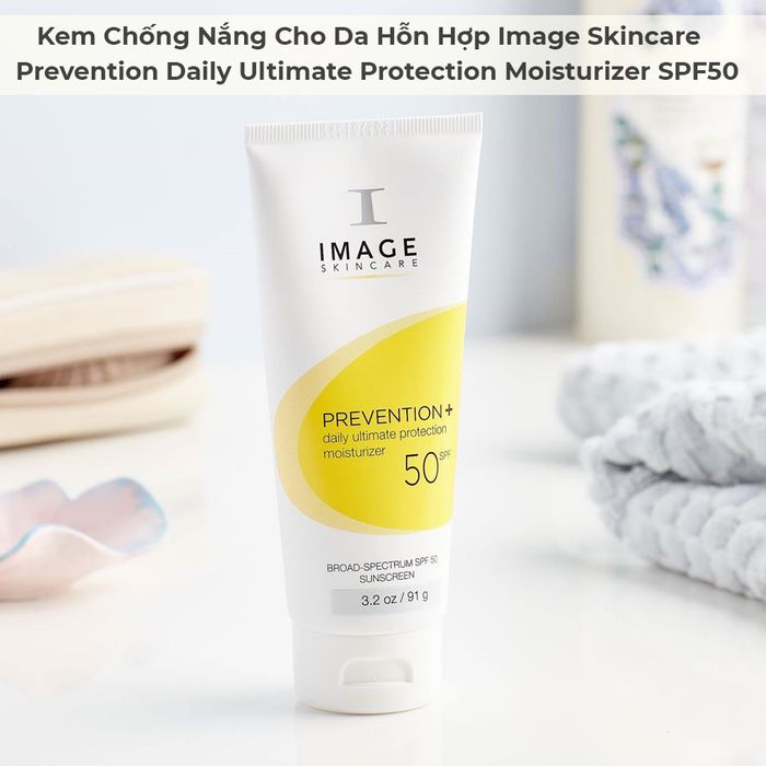 Image Skincare Prevention+ SPF50 - Hình ảnh minh họa số 2 về kết cấu kem mỏng nhẹ thẩm thấu nhanh