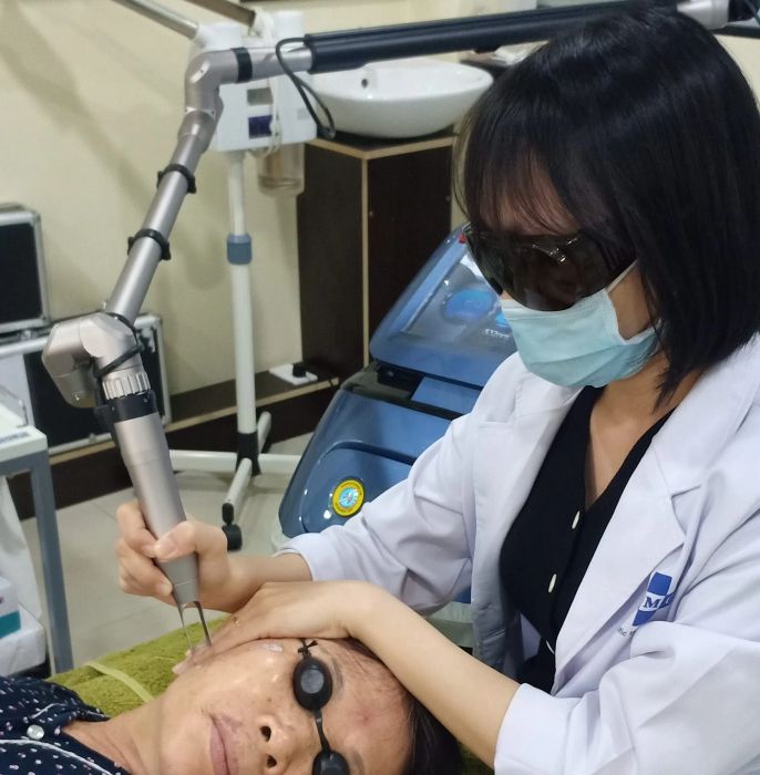 Không gian thăm khám hiện đại tại Dr. Ngọc Anh Da Liễu & Thẩm Mỹ