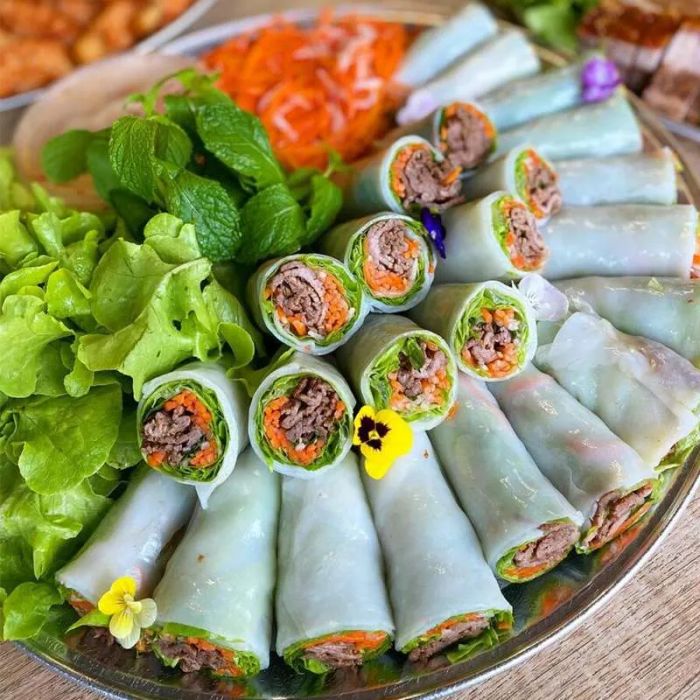 Hình ảnh phở cuốn thịt bò hấp dẫn