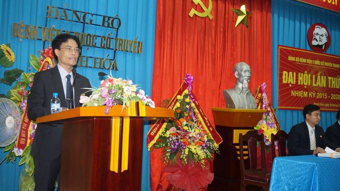 Thư viện hình ảnh về các phương pháp điều trị độc đáo bằng y học cổ truyền