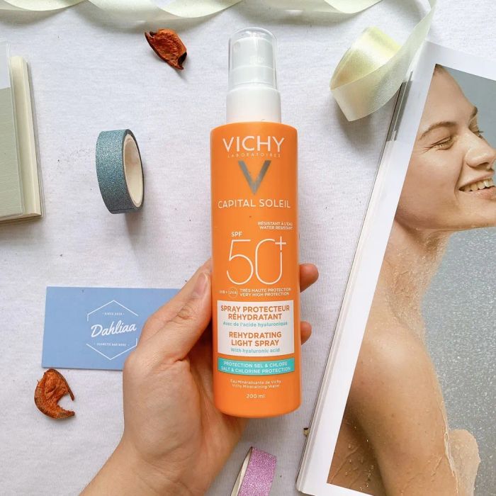 Hình ảnh Xịt Chống Nắng Vichy Capital Soleil Rehydrating phiên bản 1