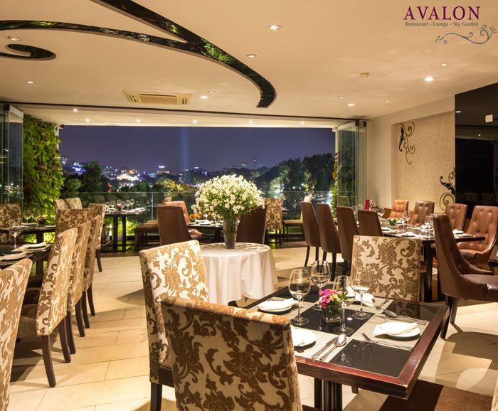 Góc sân thượng Avalon - nơi phố cổ thu nhỏ dưới tầm mắt