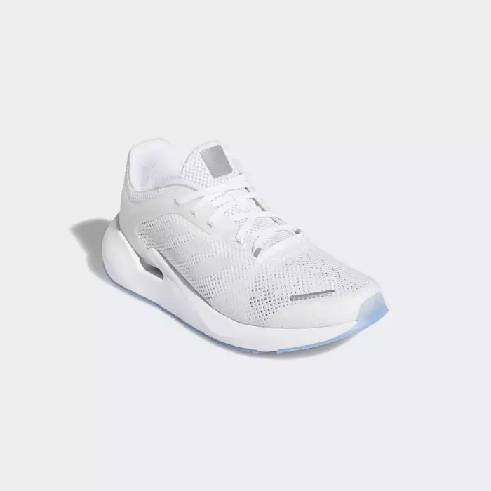 Không gian trưng bày ấn tượng tại Adidas Vũng Tàu