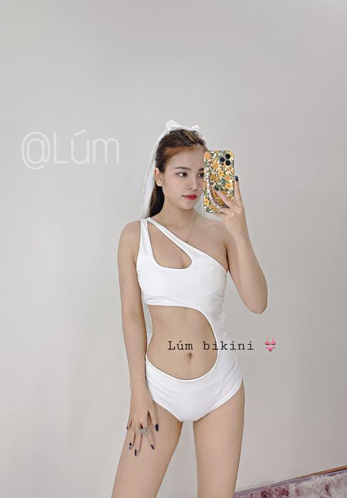 Lúm Bikini ảnh 2
