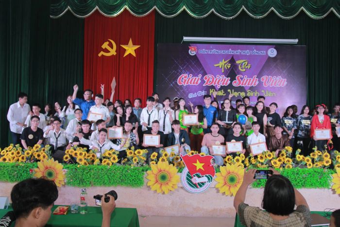 Khuôn viên xanh mát của Cao đẳng Kỹ thuật Đồng Nai