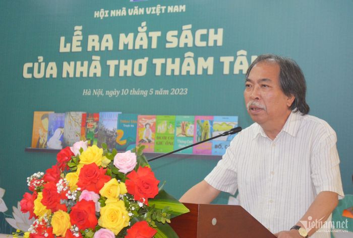 Tranh minh họa: Hình ảnh thi nhân Thâm Tâm