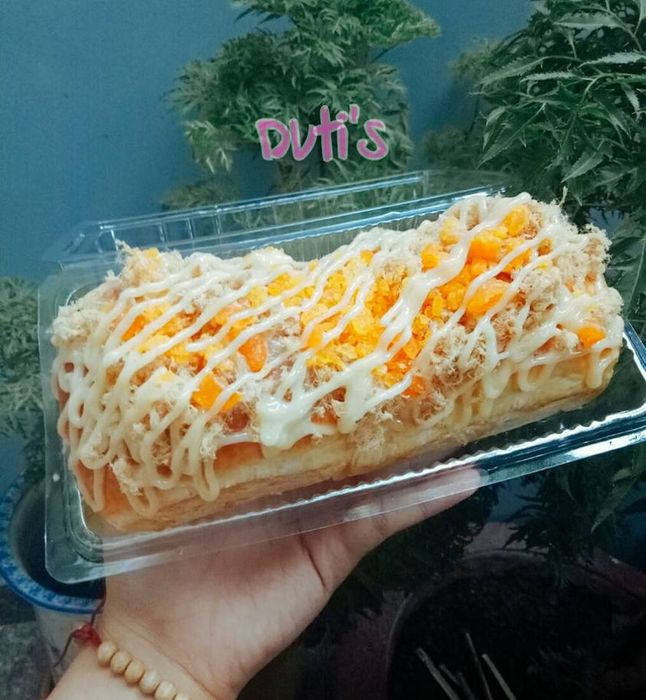 Hình ảnh đặc trưng về những chiếc bánh bông lan trứng muối tại Tiệm bánh An