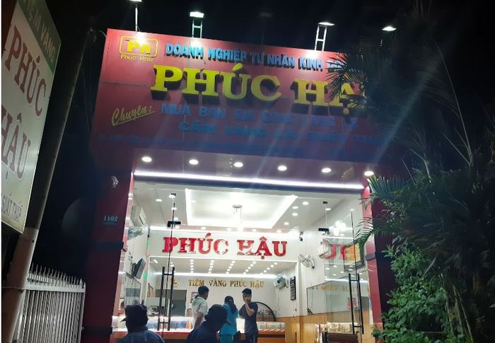 Không gian sang trọng tại Tiệm Vàng Phúc Hậu
