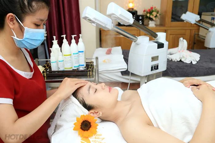 Không gian sang trọng và dịch vụ chuyên nghiệp tại Hoa Nắng Spa