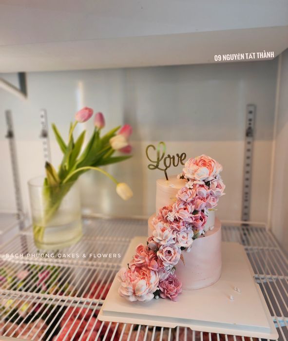 Hình ảnh những tác phẩm bánh kem đầy nghệ thuật tại Bách Phương Cakes