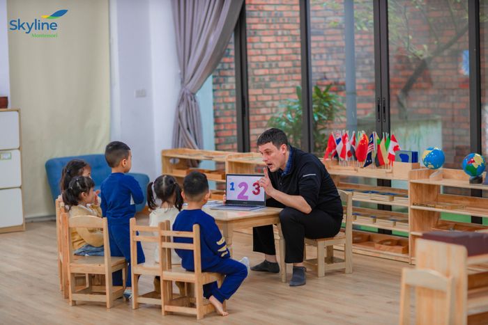 Hoạt động thực hành cuộc sống theo phương pháp Montessori tại Skyline