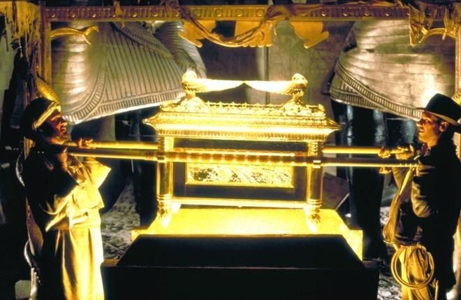 Hình ảnh ấn tượng từ phim Chiếc rương thánh tích