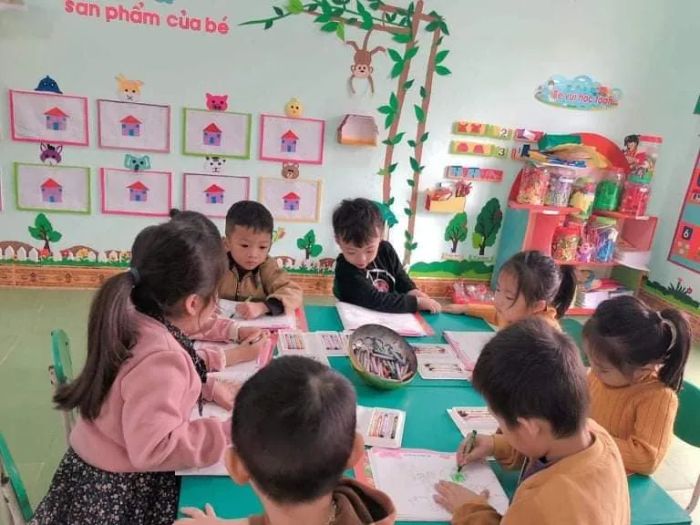 Giờ học ngoại khóa đầy hứng khởi của các bé Trường Mầm Non Thanh Trạch