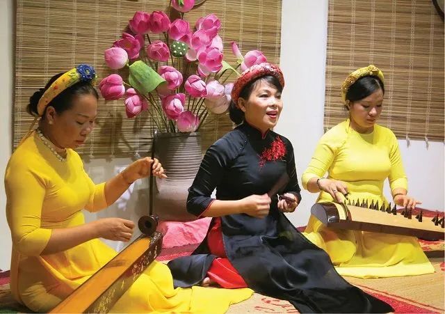 Hình ảnh đặc sắc về nghệ thuật ca Huế trên sông Hương (Nguồn: Internet)