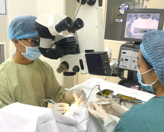 Hình ảnh đội ngũ y bác sĩ chuyên môn cao tại Khoa Mắt - BV Đa khoa TP Cần Thơ