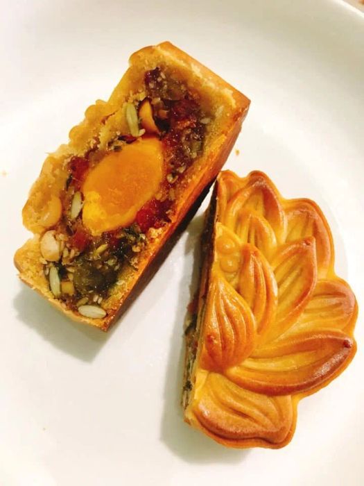 Hình ảnh bánh trung thu thập cẩm đặc biệt tại For You (ảnh 2)