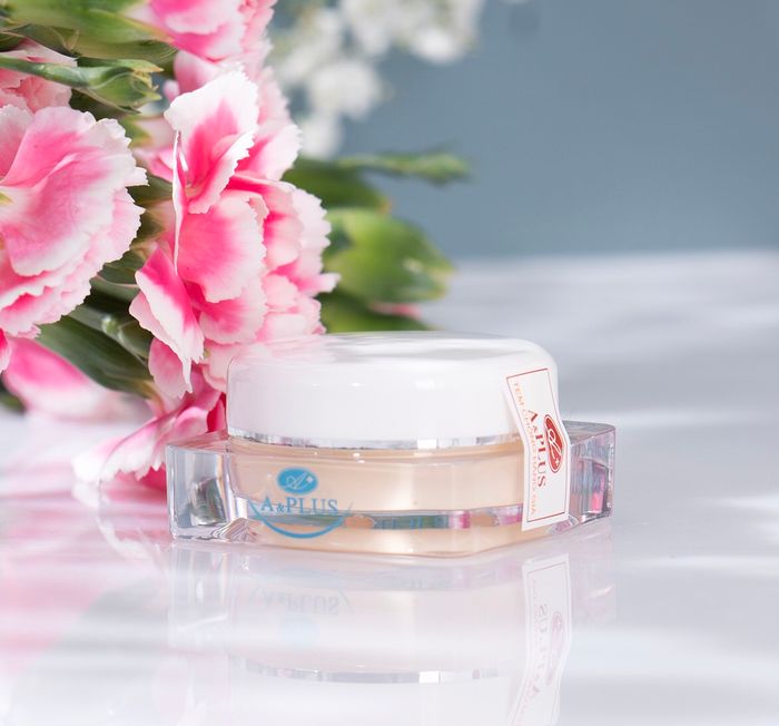 Bộ ảnh sản phẩm Kem Dưỡng Trắng Da Honey Glow A&Plus B005