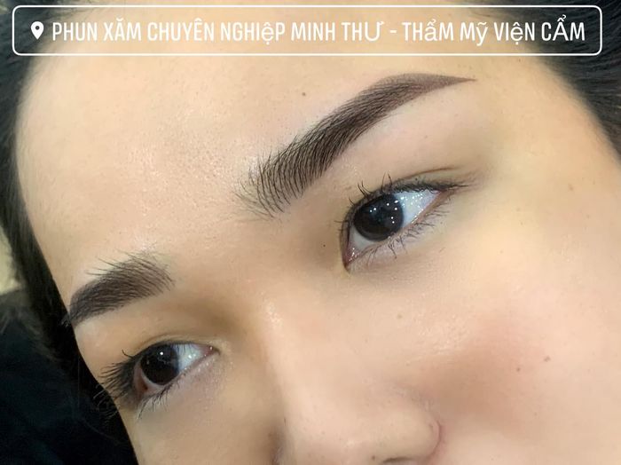 Học viên thực hành kỹ thuật phun xăm tại MINH THƯ