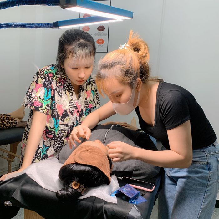 Không gian đào tạo chuyên nghiệp Linh Brows