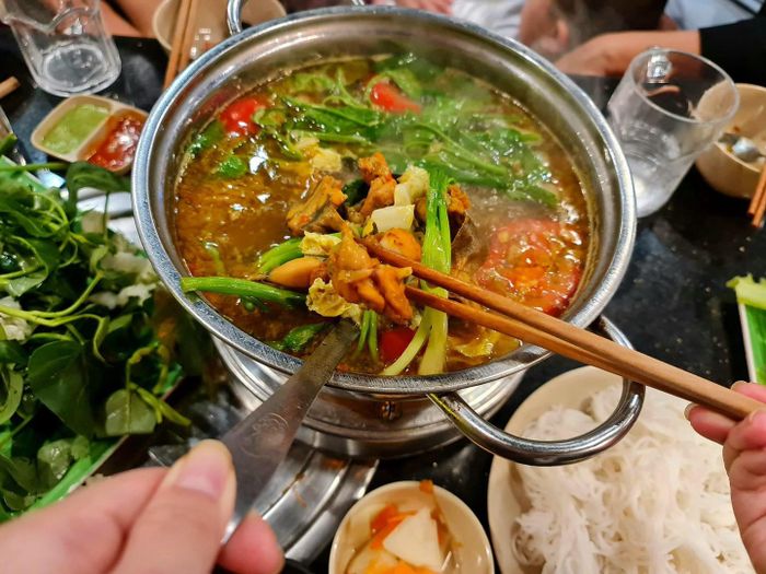 Những nồi lẩu hấp dẫn tại Nhóp Nhép