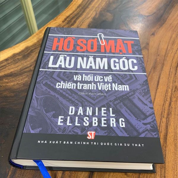 Hồ sơ mật lầu 5 góc và hồi ức về chiến tranh Việt Nam - Daniel Ellsberg hình ảnh 1