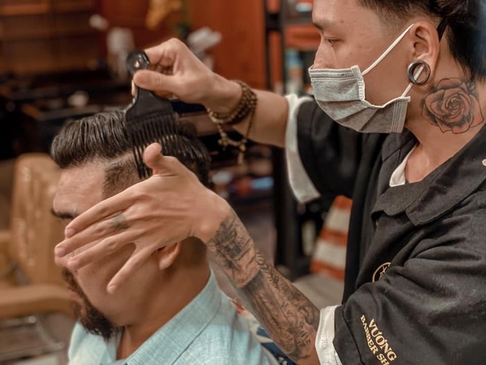 Không gian sang trọng tại Vương Barber Shop
