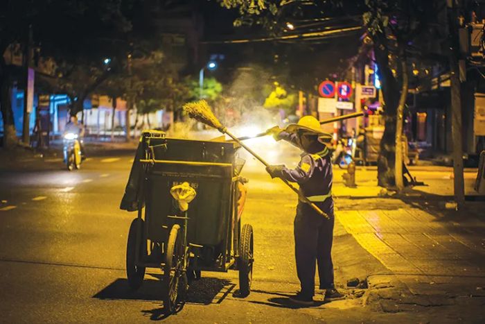 Hình ảnh minh họa sinh động về học sinh trong giờ học đa dạng môn học (Nguồn: Internet)