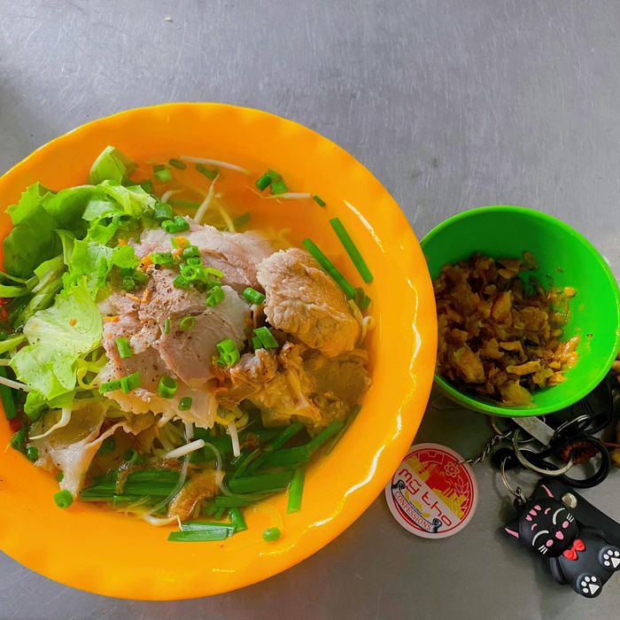 Không gian ấm cúng và tô hủ tiếu đầy đặn tại quán Dì Đào