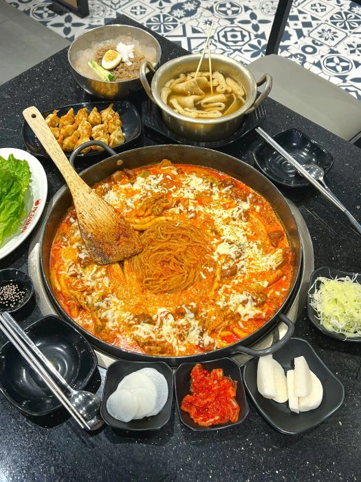Mr. Dakgalbi Việt Nam - Hương vị Hàn Quốc thuần khiết