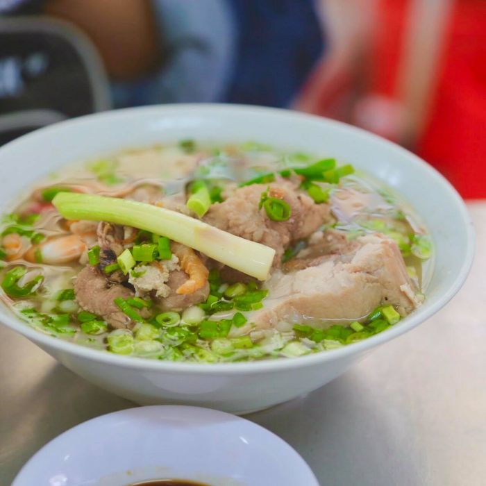 Hình ảnh tô hủ tiếu thơm ngon đặc trưng tại Hủ Tiếu Hạnh