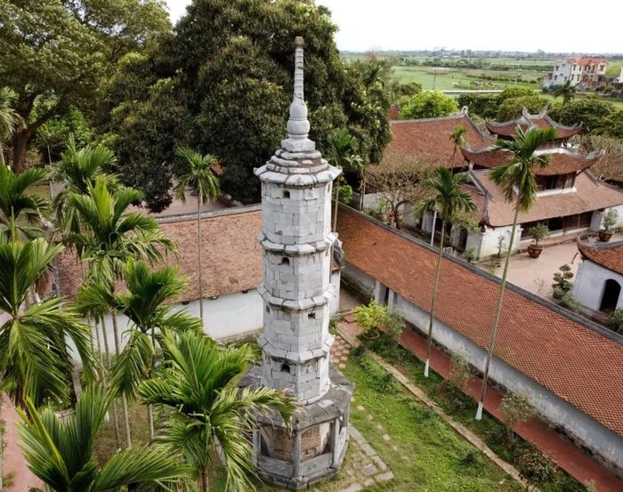 Chùa Bút Tháp - Kiệt tác kiến trúc cổ với ngọn tháp đá trầm mặc (Ảnh 1)