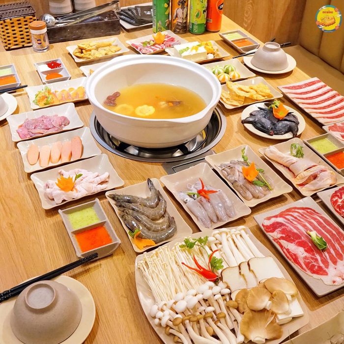 Những món nấm tươi ngon bày bán tại quán