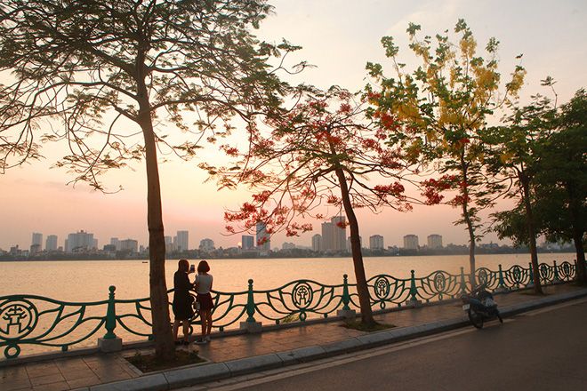 Tuyển tập hình ảnh đặc sắc về Hồ Tây (Nguồn: internet)