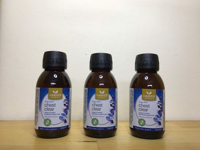 Hình ảnh thực tế Siro Harker Herbals Chest Clear - Giải pháp đờm đặc từ thiên nhiên