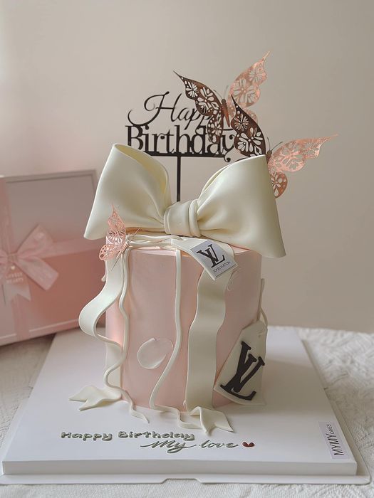 Bộ sưu tập bánh kem nghệ thuật MYMY CAKES - Kiệt tác từ những nguyên liệu thượng hạng