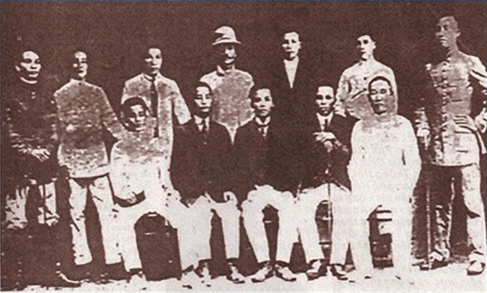 Tranh minh họa thanh niên Việt Nam