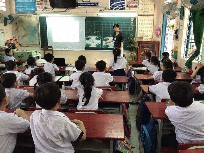 Hình ảnh minh họa về truyền thống tôn sư trọng đạo (Nguồn: Internet)