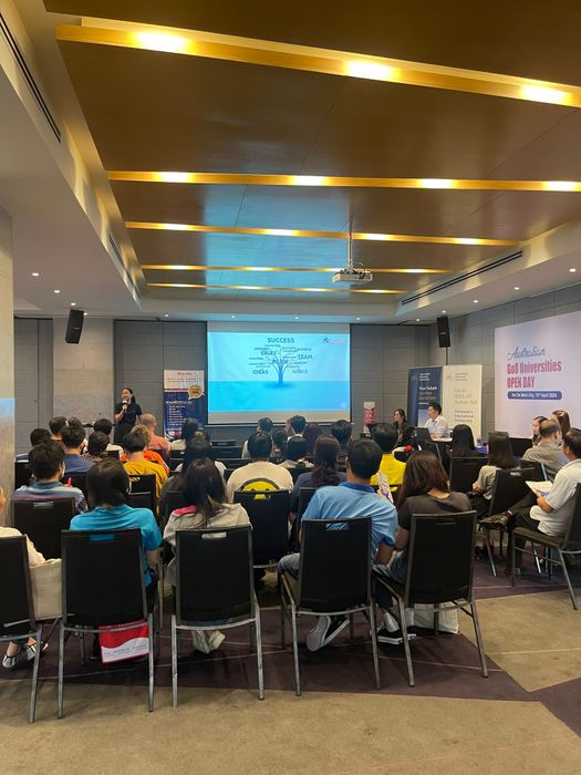 Hình ảnh minh họa chân thực từ lớp học tại The IELTS Workshop